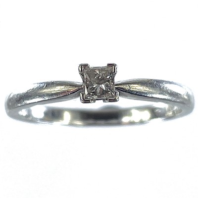 Lot 206 - A contemporary platinum and diamond solitaire...