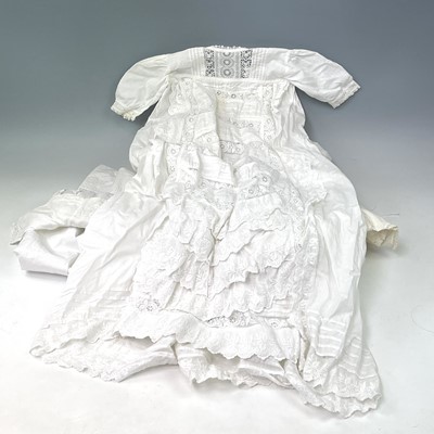 Lot 2807 - A 19th century cotton child's nightgown...