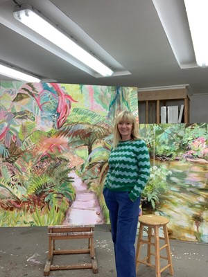 Lot 10 - Julie MOSS