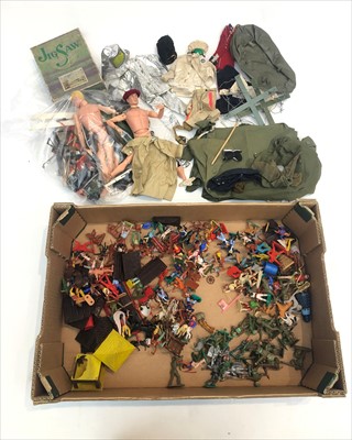 Lot 588 - A large quantity of vintage soldiers, together...