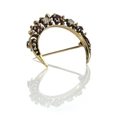Lot 76 - A modern 18ct hallmarked gold diamond and ruby...