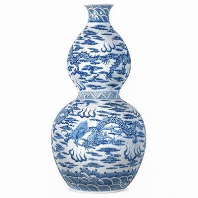 Lot 20 - An enormous Chinese blue and white porcelain...