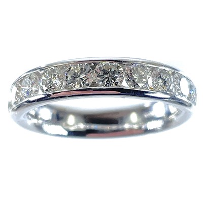 Lot 155 - A good contemporary 18ct white gold diamond...