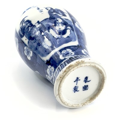 Lot 65 - A Chinese blue and white porcelain vase, late...