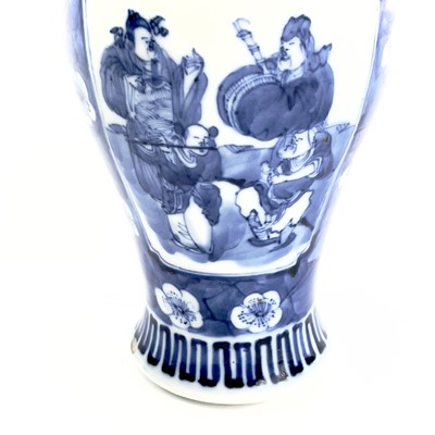 Lot 65 - A Chinese blue and white porcelain vase, late...