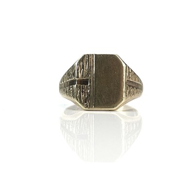 Lot 184 - A 9ct hallmarked gentleman's signet ring with...
