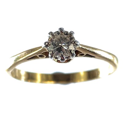 Lot 17 - An 18ct and platinum diamond solitaire ring,...