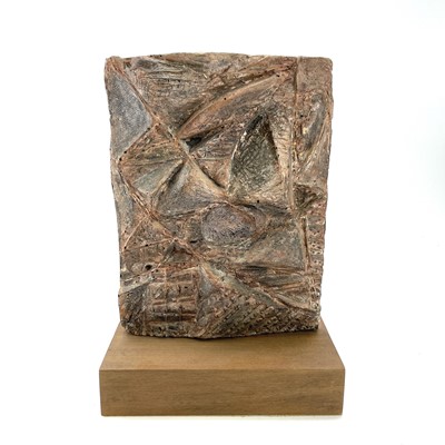 Lot 68 - Margaret LOVELL (1939) Relief Ciment fondu...