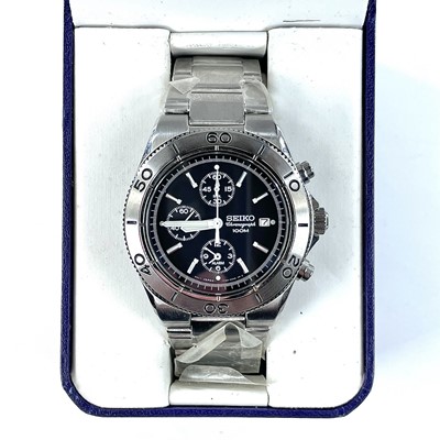 Lot 370 - A Seiko Chronograph quartz cal. 7T62 stainless...