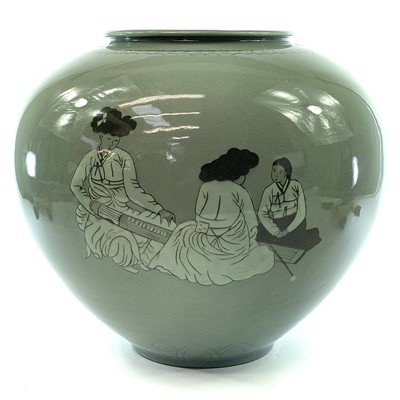 Lot 117 - A large Korean ovoid celadon vase, 20th...