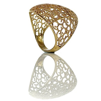 Lot 132 - A 9ct gold filligree ring, stamped 375, size...
