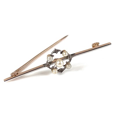 Lot 194 - An early 20th century gold (tests 9ct) and...
