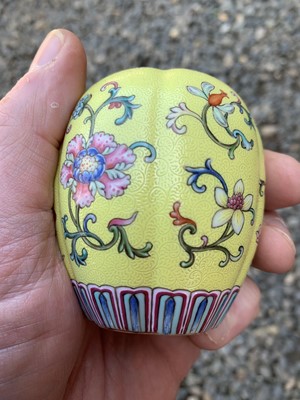 Lot 56 - A Chinese yellow ground and famille rose water...