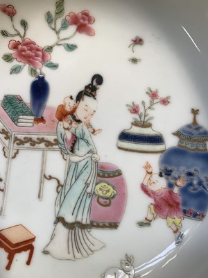 Lot 212 - A pair of Chinese famille rose porcelain...