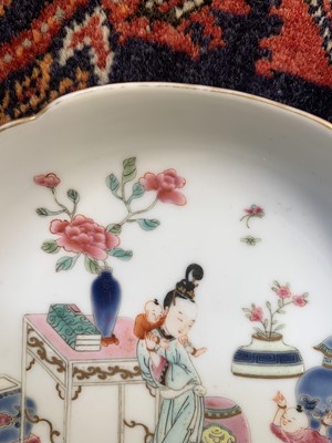 Lot 212 - A pair of Chinese famille rose porcelain...