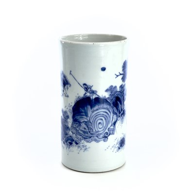 Lot 187 - A Chinese blue and white porcelain brush pot,...