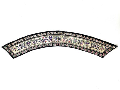 Lot 326 - A Chinese silk embroidered collar, circa...
