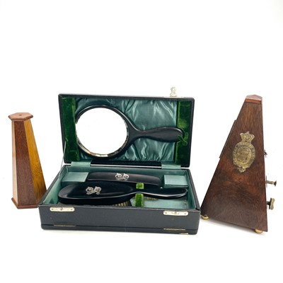 Lot 89 - A Victorian rosewood metronome de Maelzel,...