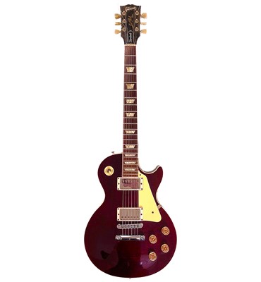 Lot 25 - A 1994 'Gibson' Les Paul electric guitar.