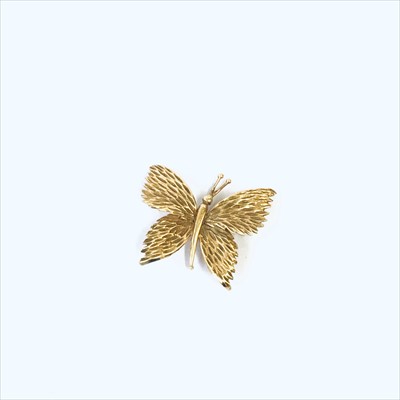 Lot 2688 - An 18ct gold Tiffany butterfly brooch. 7.3gm