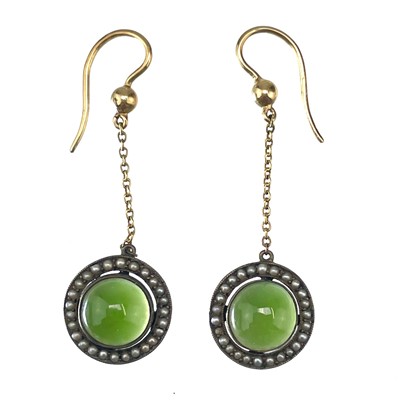 Lot 93 - A fine pair of early 20th century gold drop earrings.