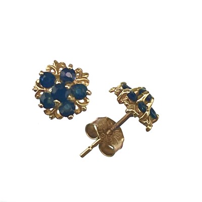 Lot 11 - A pair of 9ct sapphire cluster set stud earrings