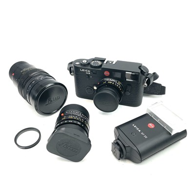 Lot 58 - A Leica M6 TTL black serial number 2497046...