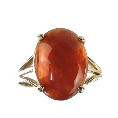Lot 92 - A 14ct gold carnelian set ring.