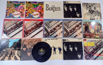 Lot 22 - THE BEATLES - Sixteen 12" albums and anthologies.