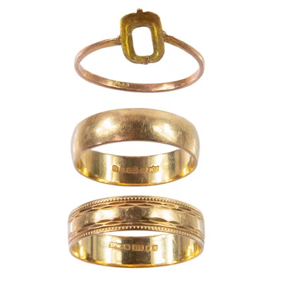 Lot 1 - Three 9ct gold rings