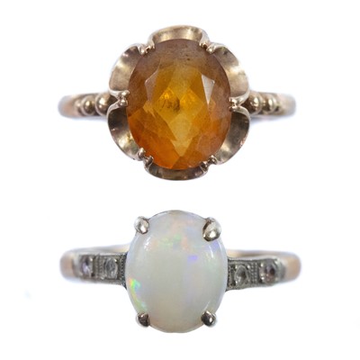 Lot 178 - Two 9ct stone set rings