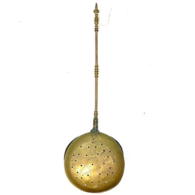 Lot 124 - A brass warming pan, 17th/18th century