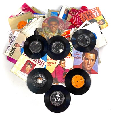 Lot 111 - ELVIS PRESLEY. Over fifty 7" singles