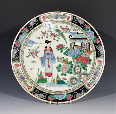 Lot 1118 - A Chinese famille verte charger, early 20th...