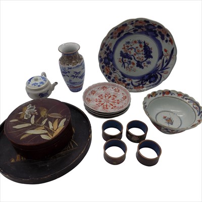 Lot 1130 - Miscellaneous Chinese and Japanese porcelain,...