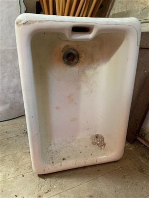 Lot 83 - A Belfast sink.