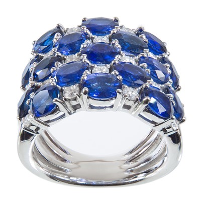 Lot 301A - A stunning 18ct white gold natural sapphire and diamond set dress ring, with Anchorcert report.