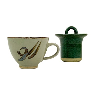 Lot 901 - Studio and other pottery.