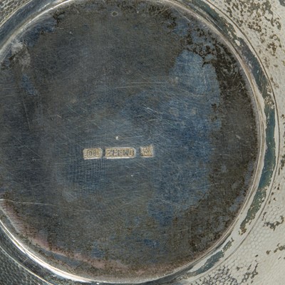 Lot 10 - A Chinese silver tea caddy, stamped 'Zeewo', Shanghai, circa 1920.