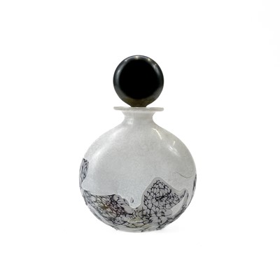 Lot 871 - An Isle of Wight glass scent bottle and stopper.