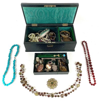 Lot 283 - A good box of costume jewellery.