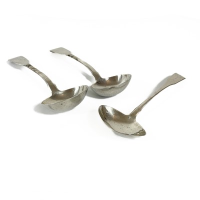 Lot 50 - A Pair of George IV silver sauce ladles by William Chawner II.