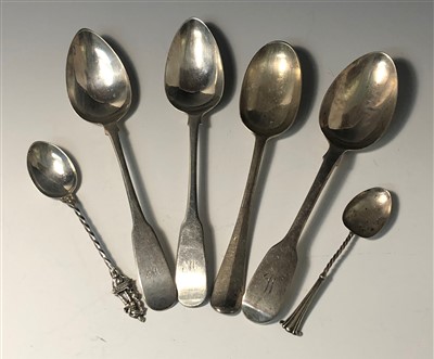 Lot 2029 - A pair of Irish silver fiidle pattern dessert...