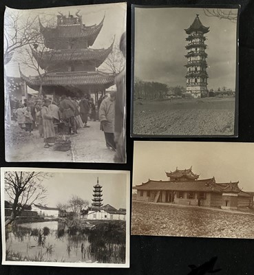 Lot 73 - A collection of early 20th century photographs, depicting life in China.