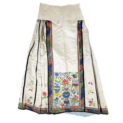 Lot 697 - An attractive Chinese silk embroidered pleated skirt, 19th century.