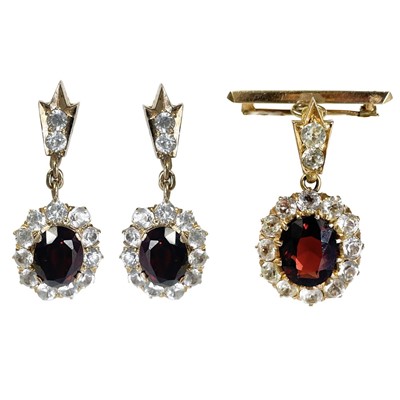 Lot 9 - An attractive 14ct gold (tested) white sapphire and garnet cluster demi-parure.