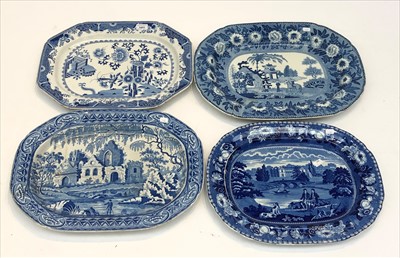 Lot 1451 - A Spode 'Grasshopper' pattern blue and white...