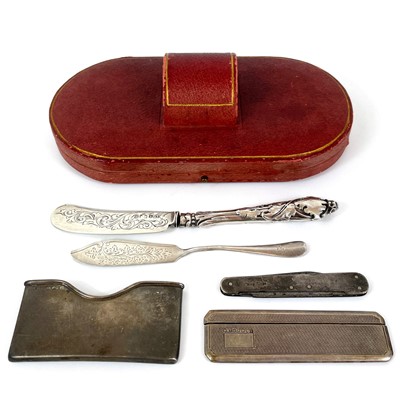 Lot 58 - A selection of silver.