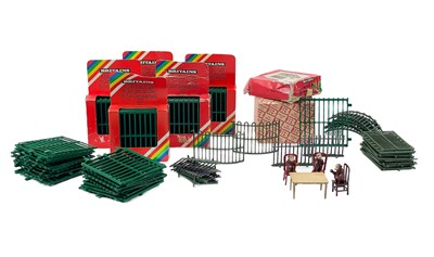 Lot 876 - Britains and other lead zoo items