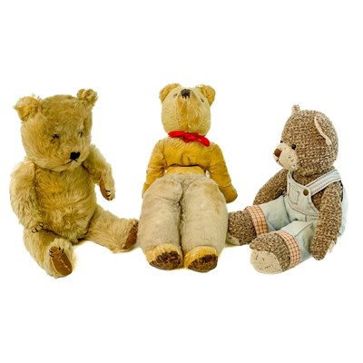 Lot 739 - Teddy Bears x 3